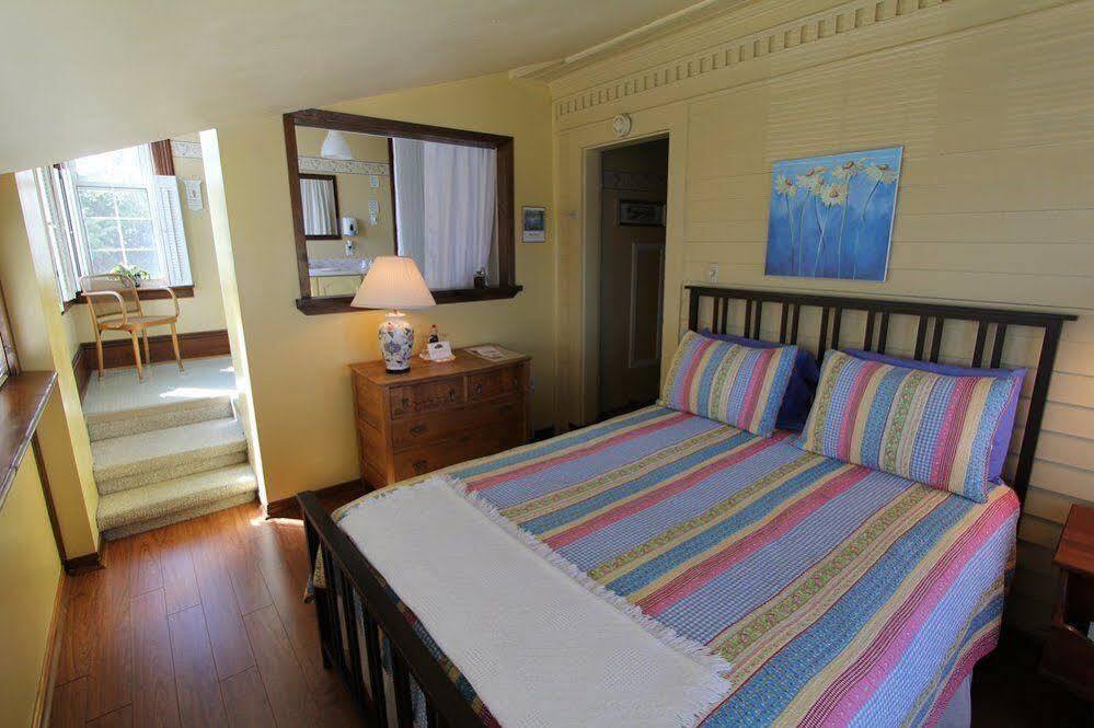 The Cove Inn Westport Εξωτερικό φωτογραφία